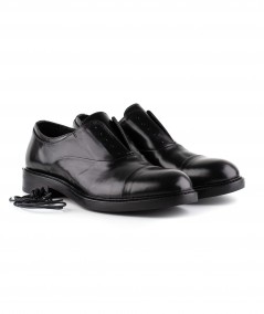 Stringate in pelle nera