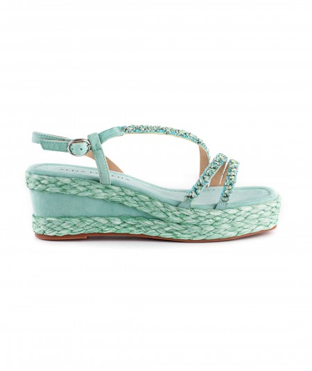 Sandalo con strass, camoscio tiffany e rafia