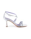 Sandalo in pelle metallizzata argento con strass