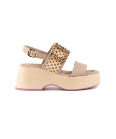 Sandalo con zeppa in pelle beige