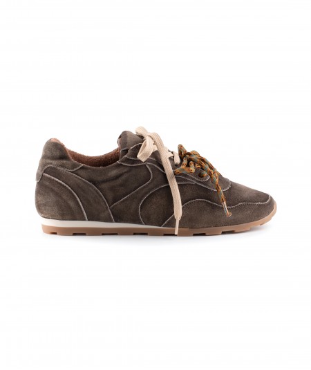 Sneaker in camoscio marrone