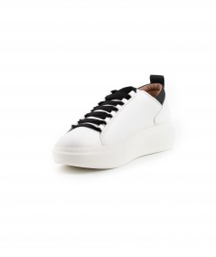 Sneaker in pelle bianca