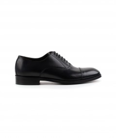 Stringata in pelle nera