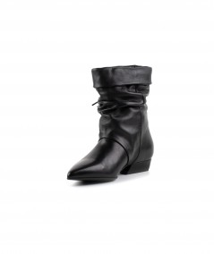 Stivaletto in pelle nera con frange