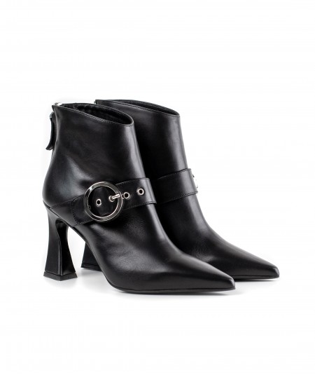 Stivaletto in pelle nera