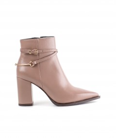 Stivaletto in pelle nude