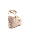 Sandalo in pelle beige con zeppa